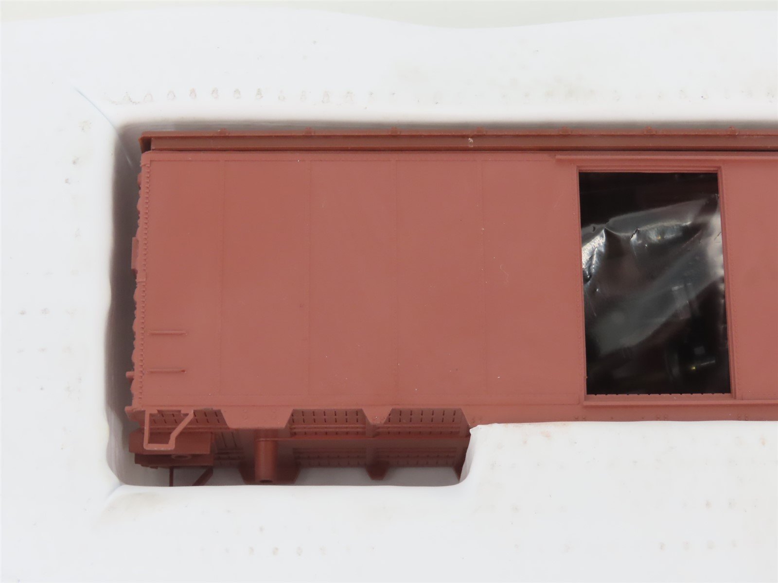 HO Scale Front Range Kit #4800 Undecorated 40' Single Door Box Car