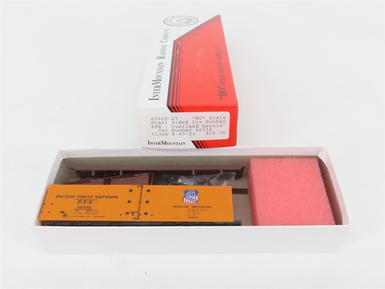 HO Scale InterMountain Kit 40509-27 PFE Pacific Fruit Express Reefer #46338