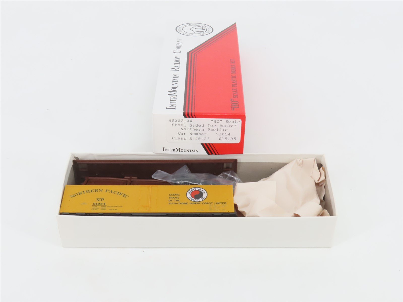 HO Scale InterMountain Kit 40502-04 NP Northern Pacific Railroad Reefer #91054