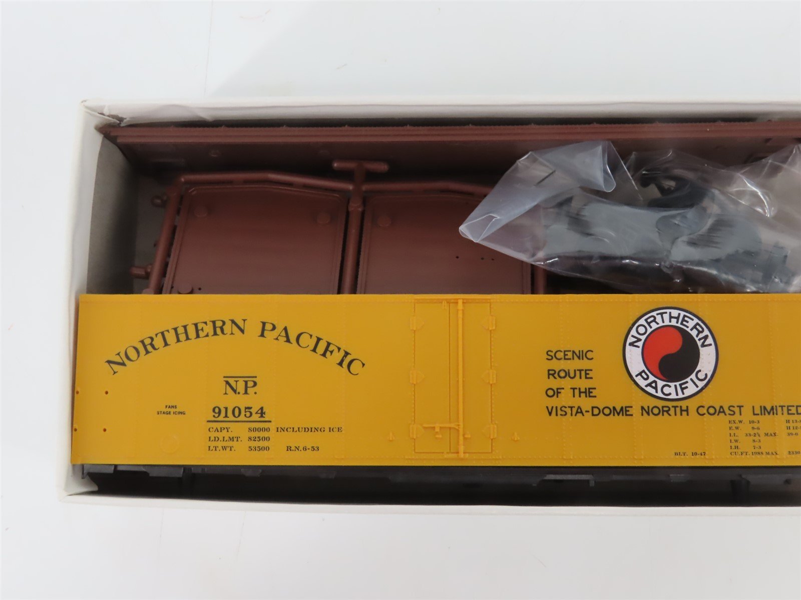HO Scale InterMountain Kit 40502-04 NP Northern Pacific Railroad Reefer #91054
