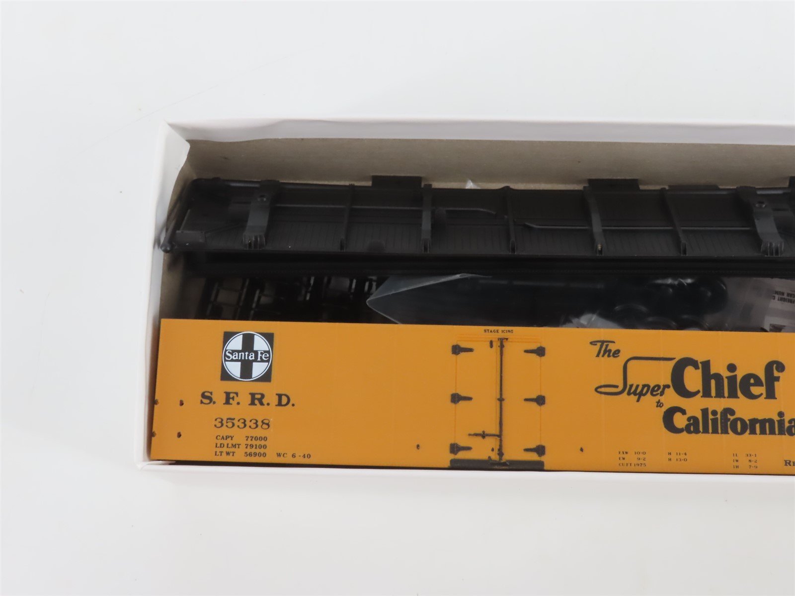 HO Scale InterMountain Kit 41113-05 SFRD Santa Fe Super Chief Reefer #35338