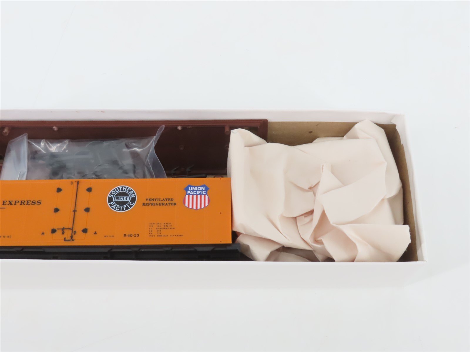 HO InterMountain Kit 40501-15 SP UP PFE Pacific Fruit Express Reefer #46921