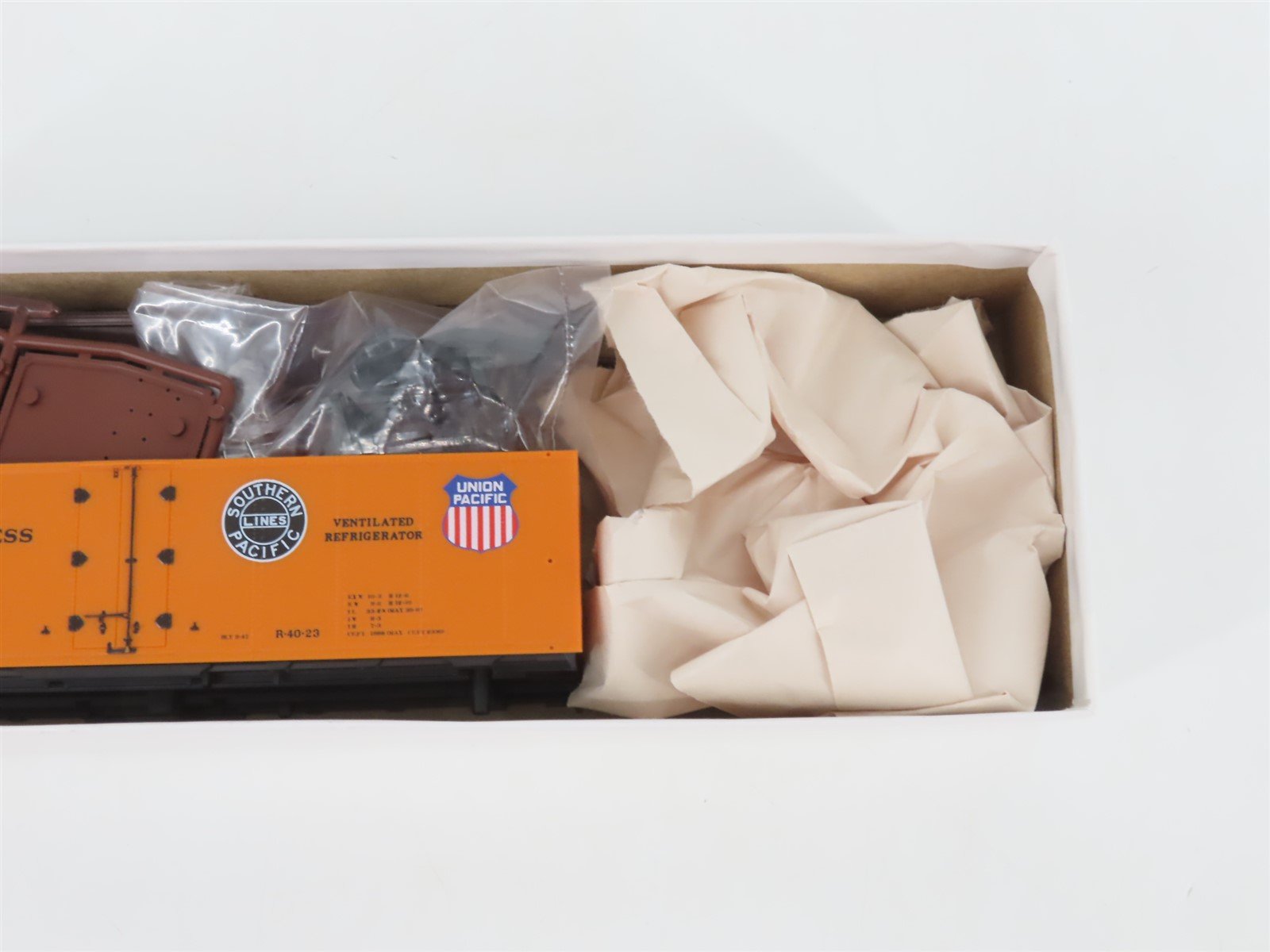 HO InterMountain Kit 40501-17 SP UP PFE Pacific Fruit Express Reefer #47136