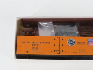 HO Scale InterMountain Kit 40501-18 SP UP PFE Pacific Fruit Express Reefer