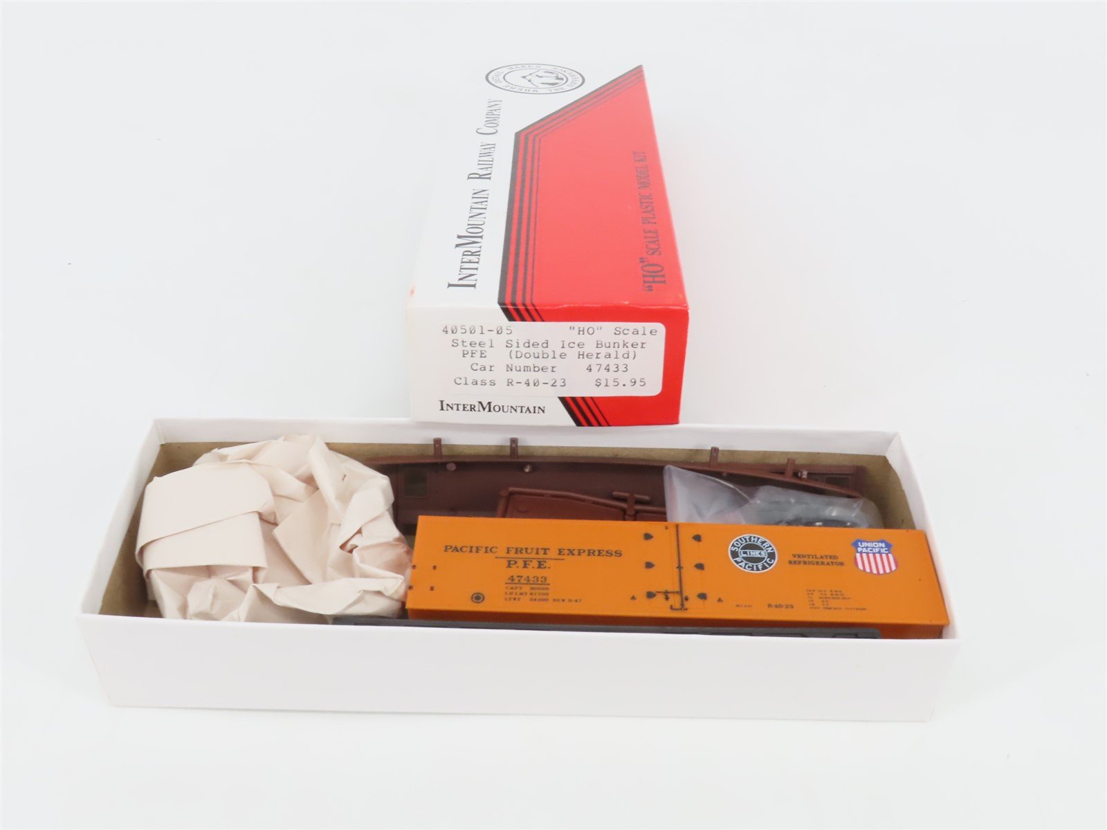 HO InterMountain Kit 40501-05 SP UP PFE Pacific Fruit Express Reefer #47433