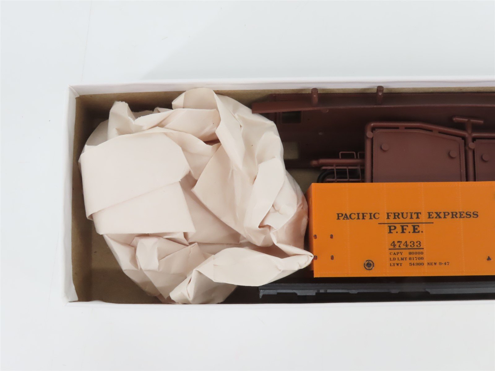 HO InterMountain Kit 40501-05 SP UP PFE Pacific Fruit Express Reefer #47433