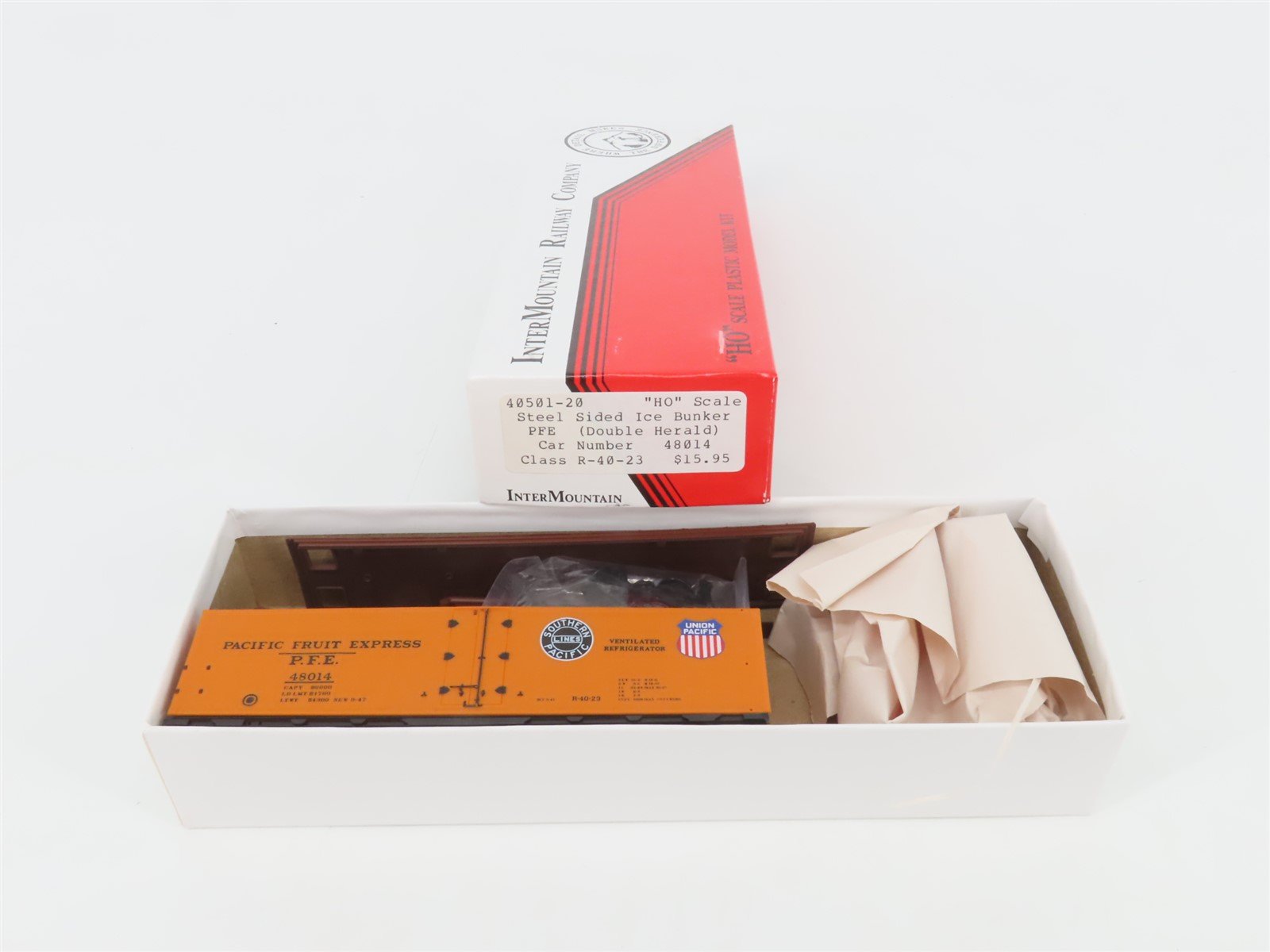 HO Scale InterMountain Kit 40501-20 PFE Pacific Fruit Express Reefer #48014