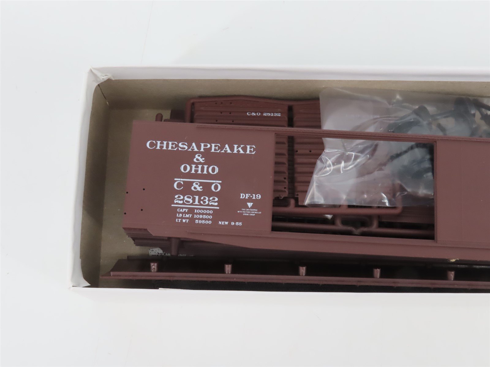 HO Scale InterMountain Kit 40606-05 C&O Chesapeake & Ohio 50' Box Car #28132