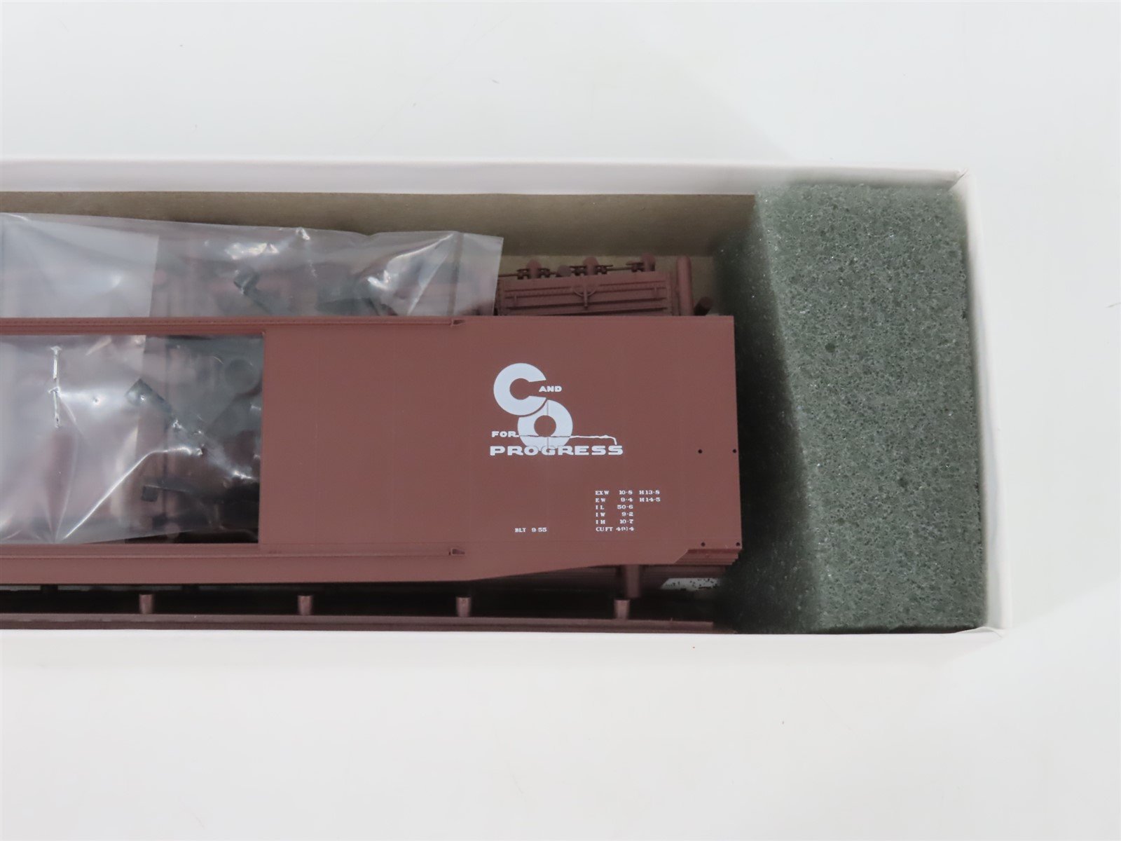 HO Scale InterMountain Kit 40606-10 C&O Chesapeake & Ohio 50' Box Car #28214