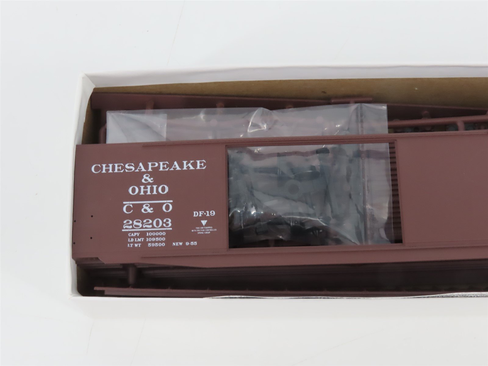 HO Scale InterMountain Kit 40606-09 C&O Chesapeake & Ohio 50' Box Car #28203