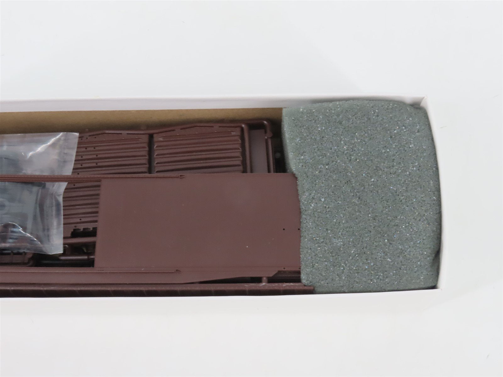 HO Scale InterMountain Kit 40698 Undecorated 40' Double Door Box Car