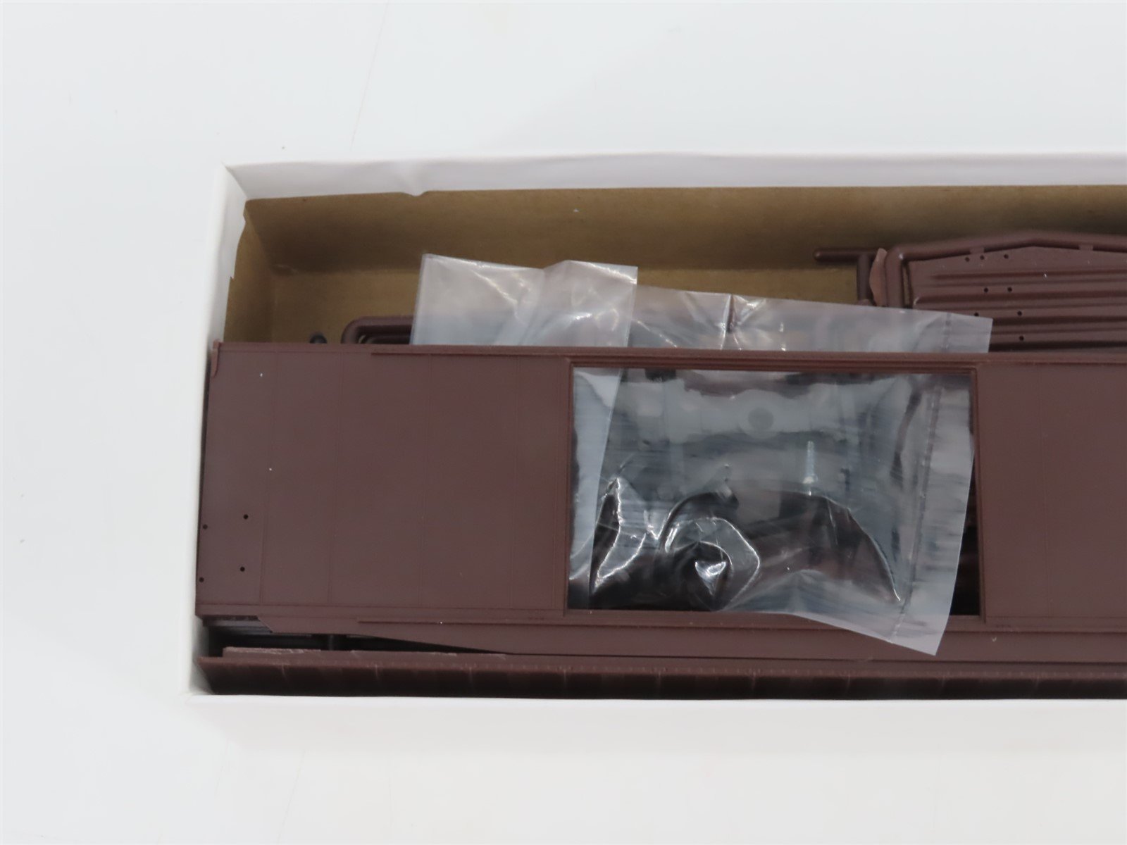HO Scale InterMountain Kit 40698 Undecorated 50' Double Door Box Car