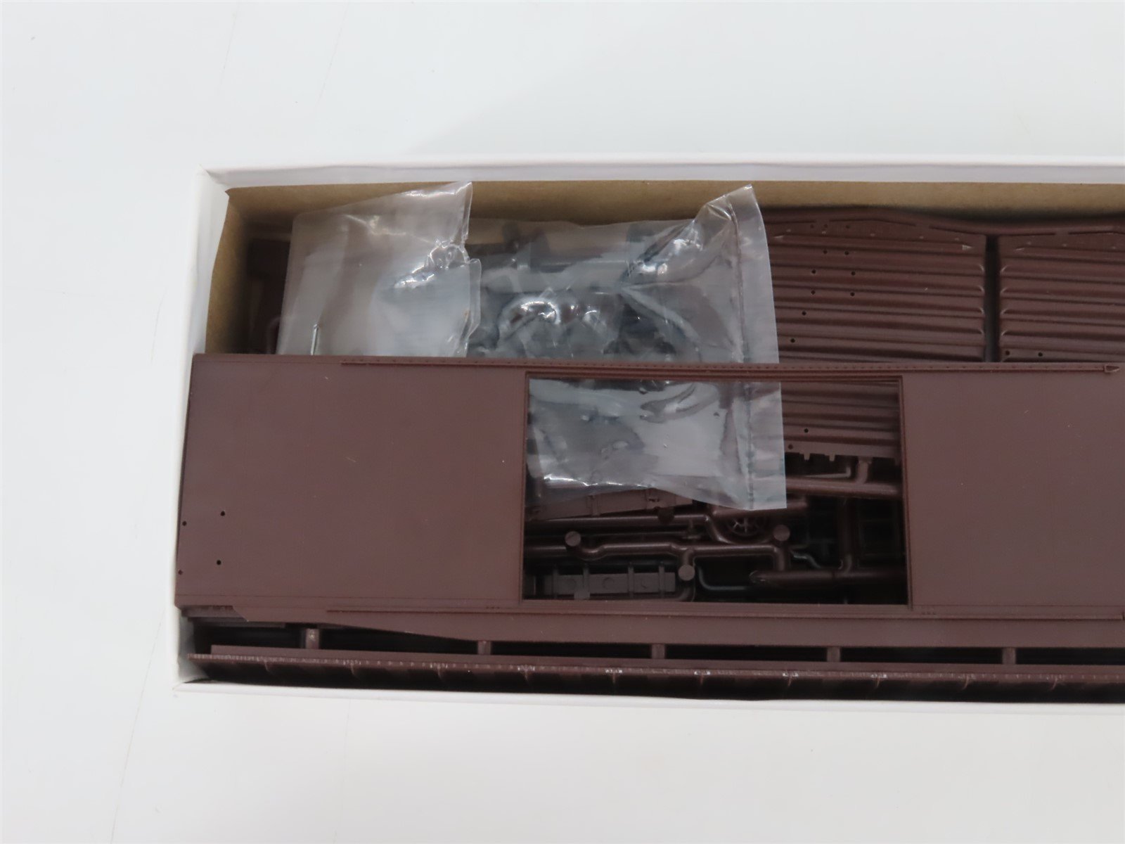 HO Scale InterMountain Kit 40698 Undecorated Double Door 50' Box Car