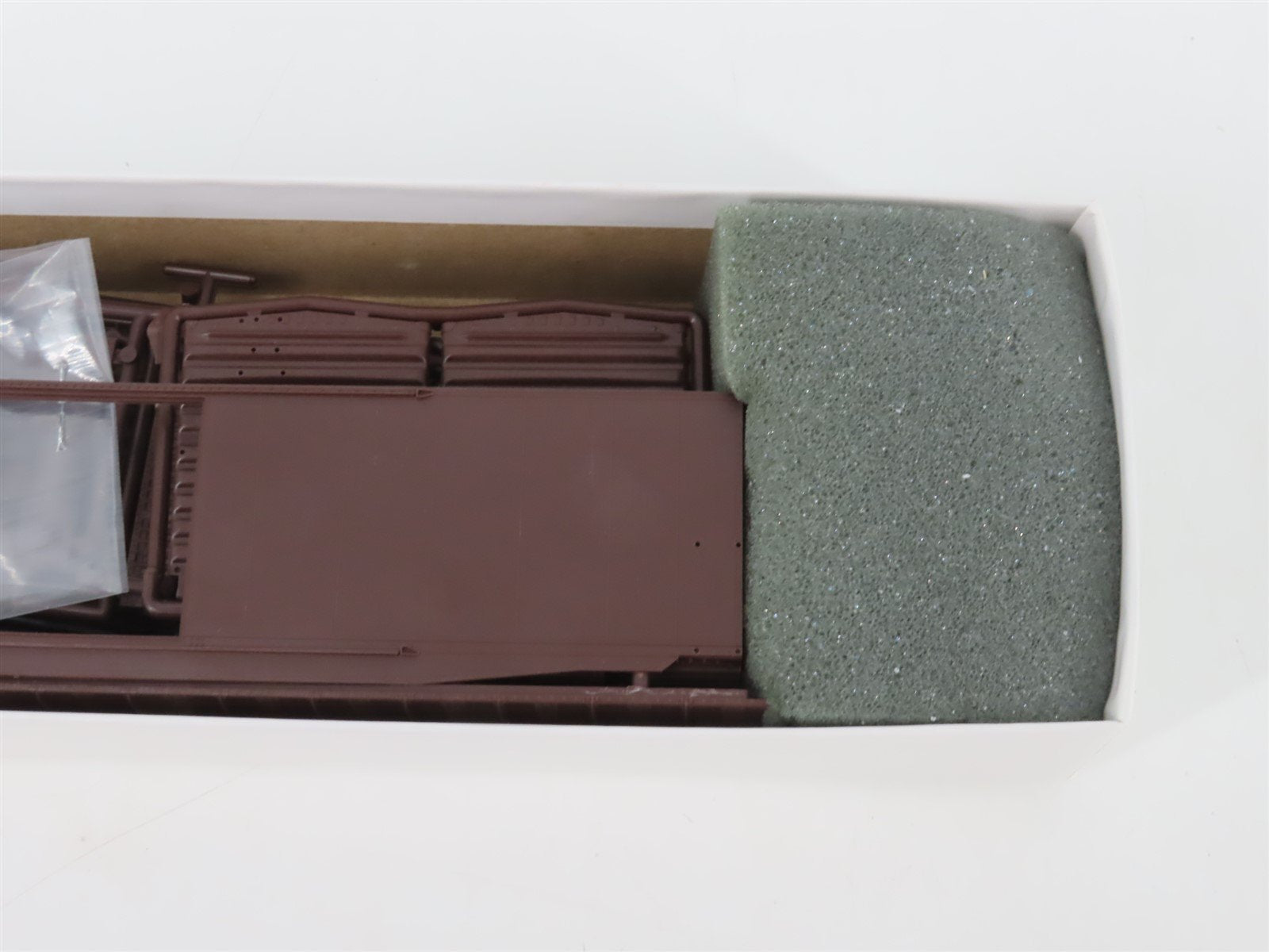HO Scale InterMountain Kit 40698 Undecorated Double Door 50' Box Car