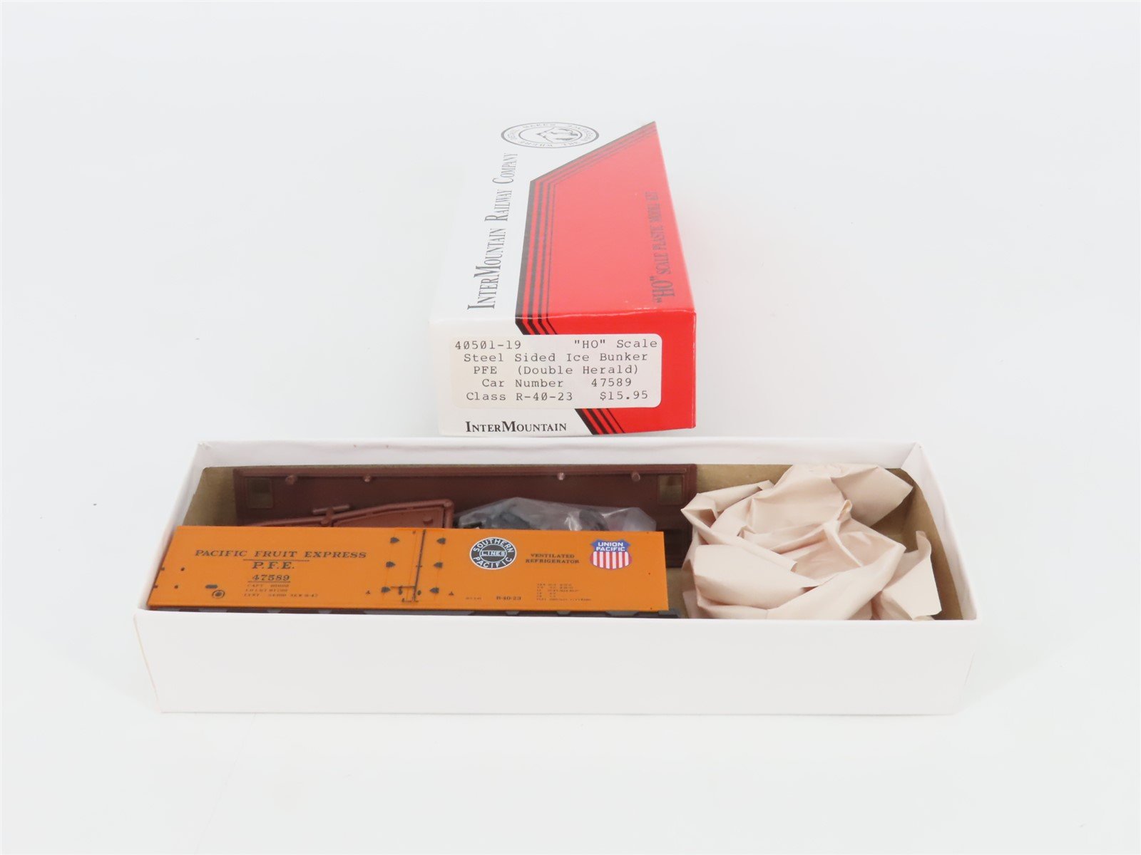 HO InterMountain Kit 40501-19 SP UP PFE Pacific Fruit Express Reefer #47589