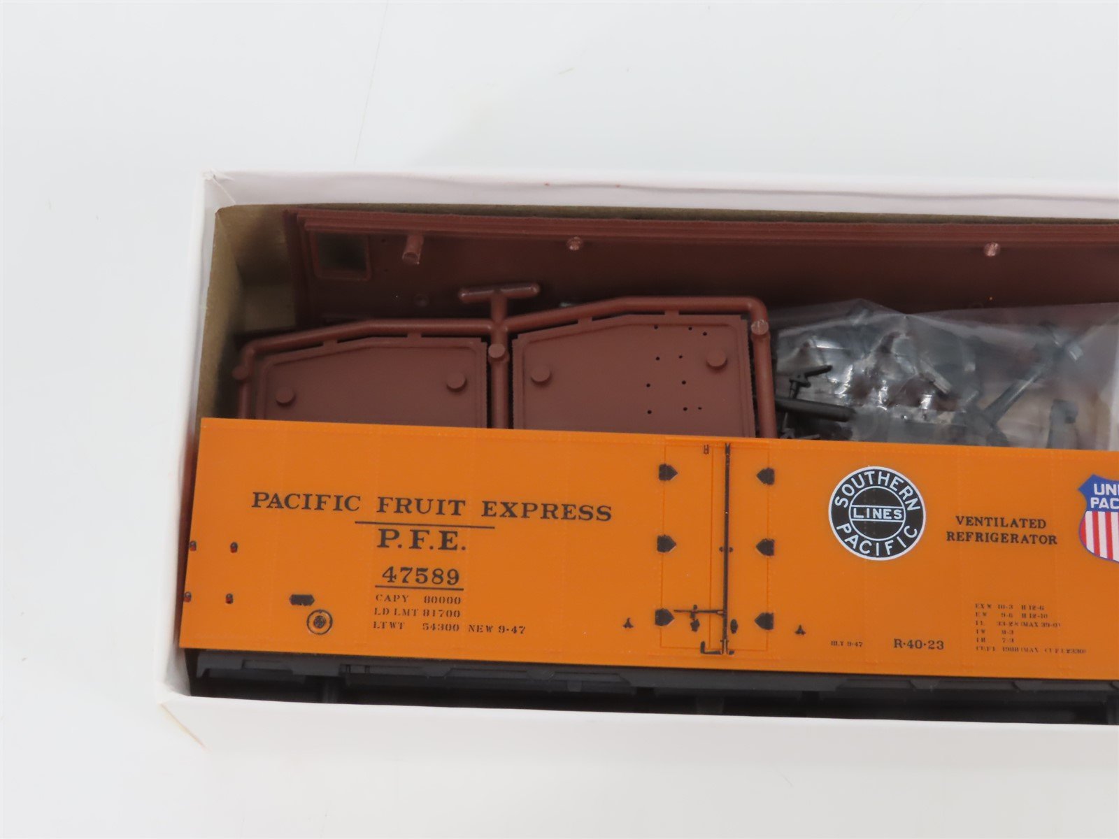 HO InterMountain Kit 40501-19 SP UP PFE Pacific Fruit Express Reefer #47589