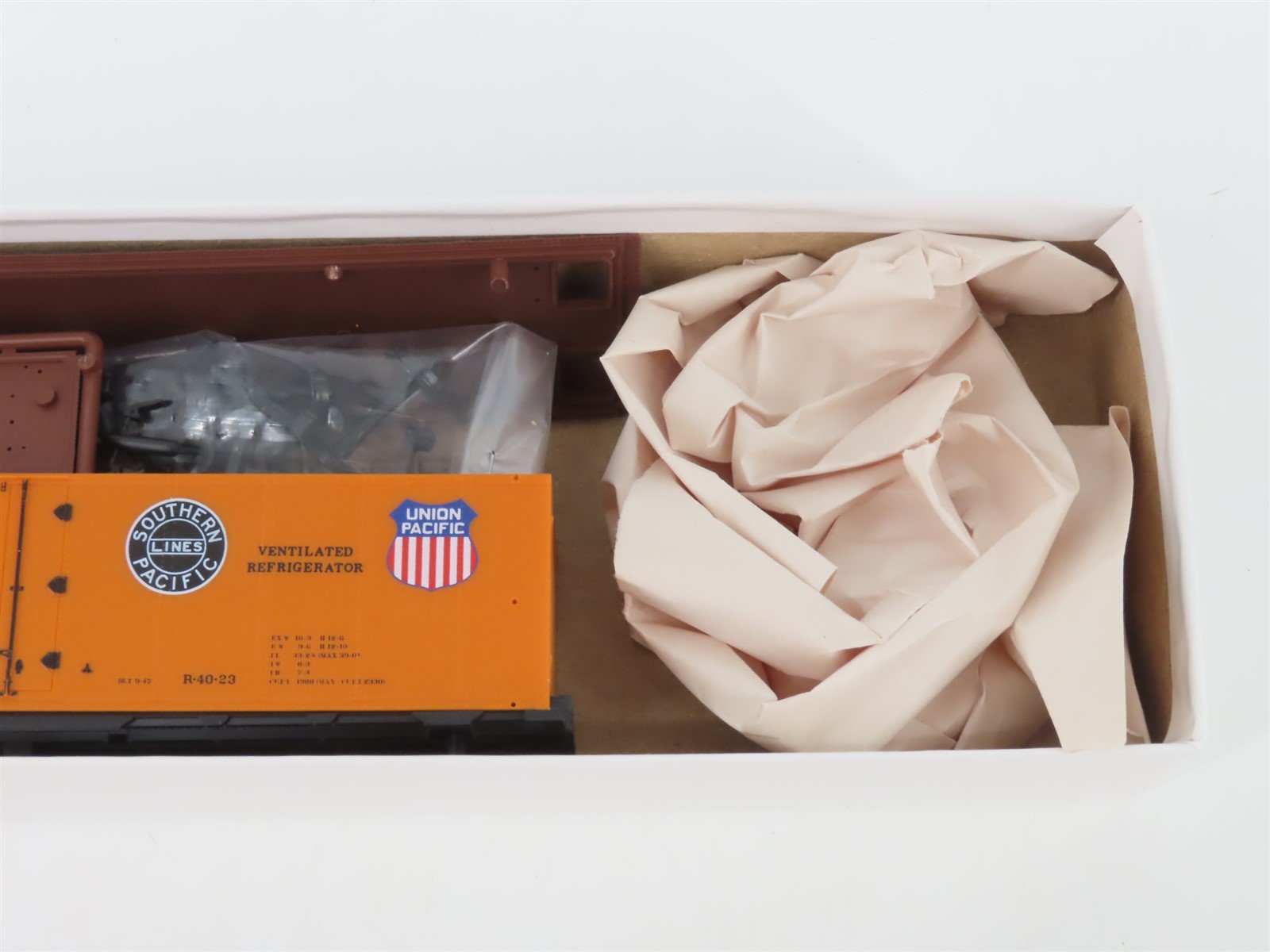 HO InterMountain Kit 40501-19 SP UP PFE Pacific Fruit Express Reefer #47589