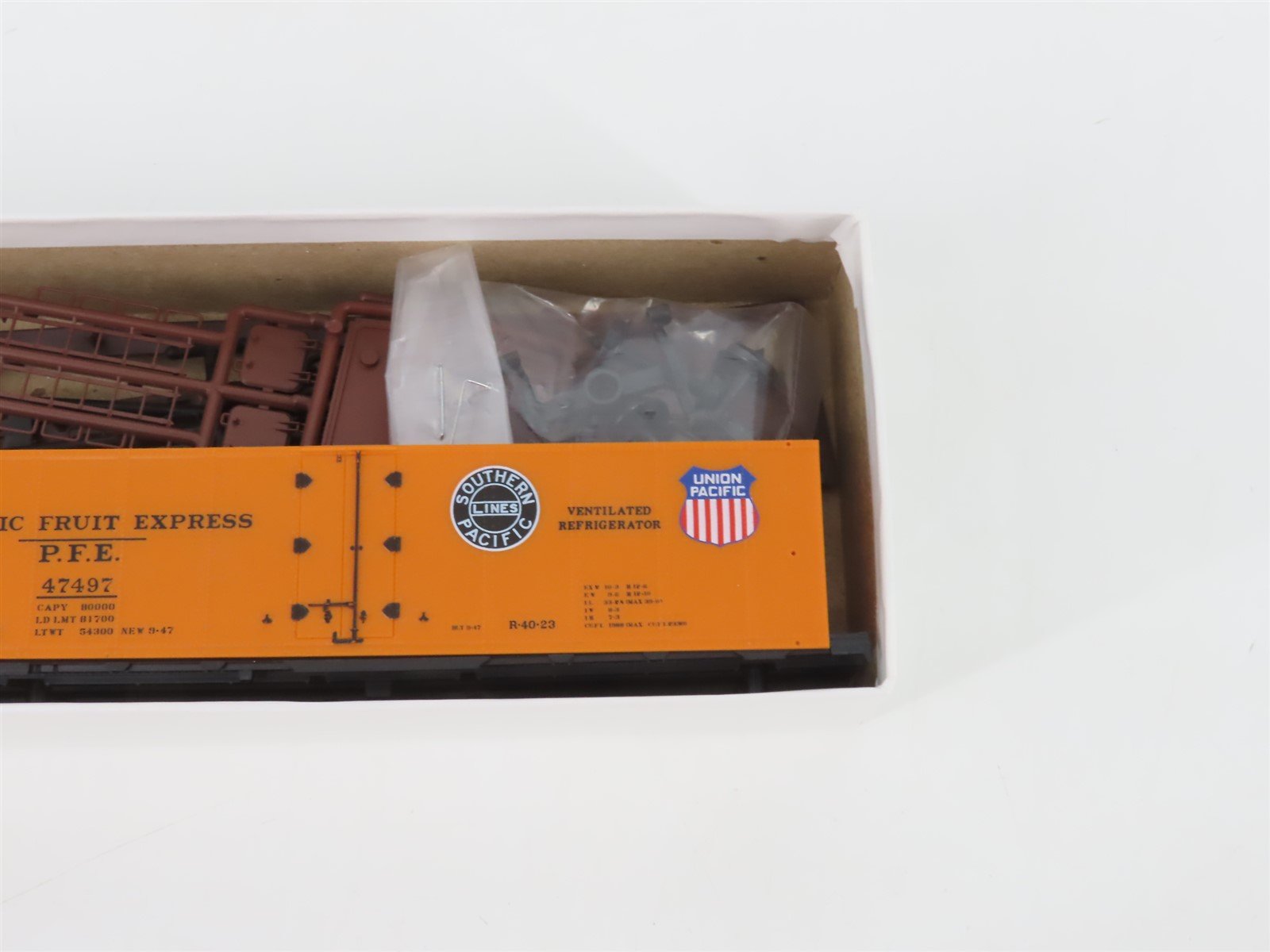 HO InterMountain Kit 40501-06 SP UP PFE Pacific Fruit Express Reefer #47497
