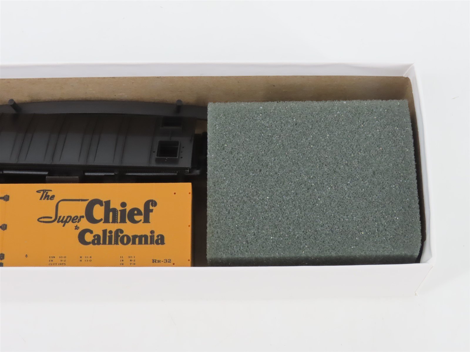 HO Scale InterMountain Kit SFRD Santa Fe Super Chief Railroad Reefer #35888