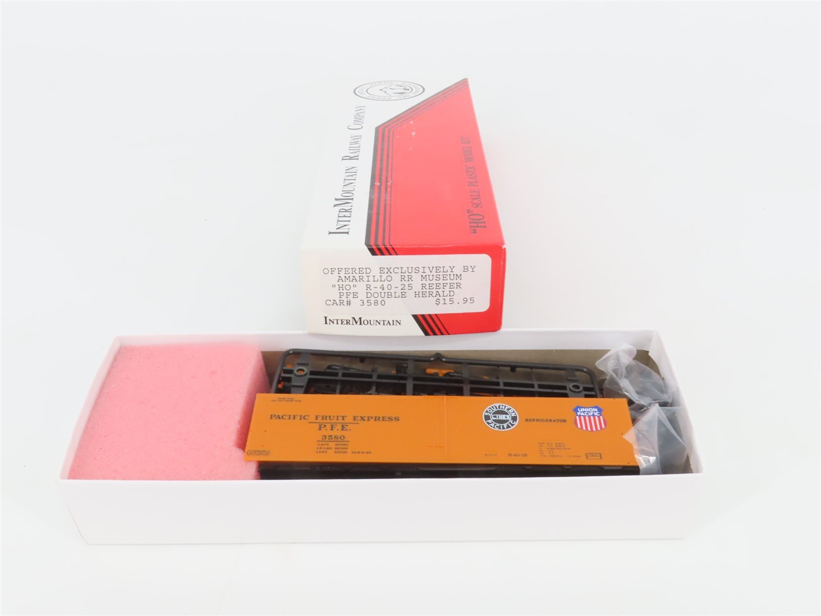 HO Scale InterMountain Kit SP UP PFE Pacific Fruit Express Reefer #3580