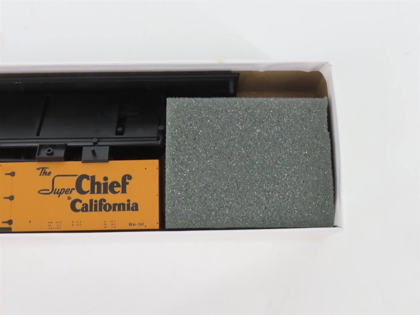 HO Scale InterMountain Kit SFRD Santa Fe Super Chief Railroad Reefer #35857