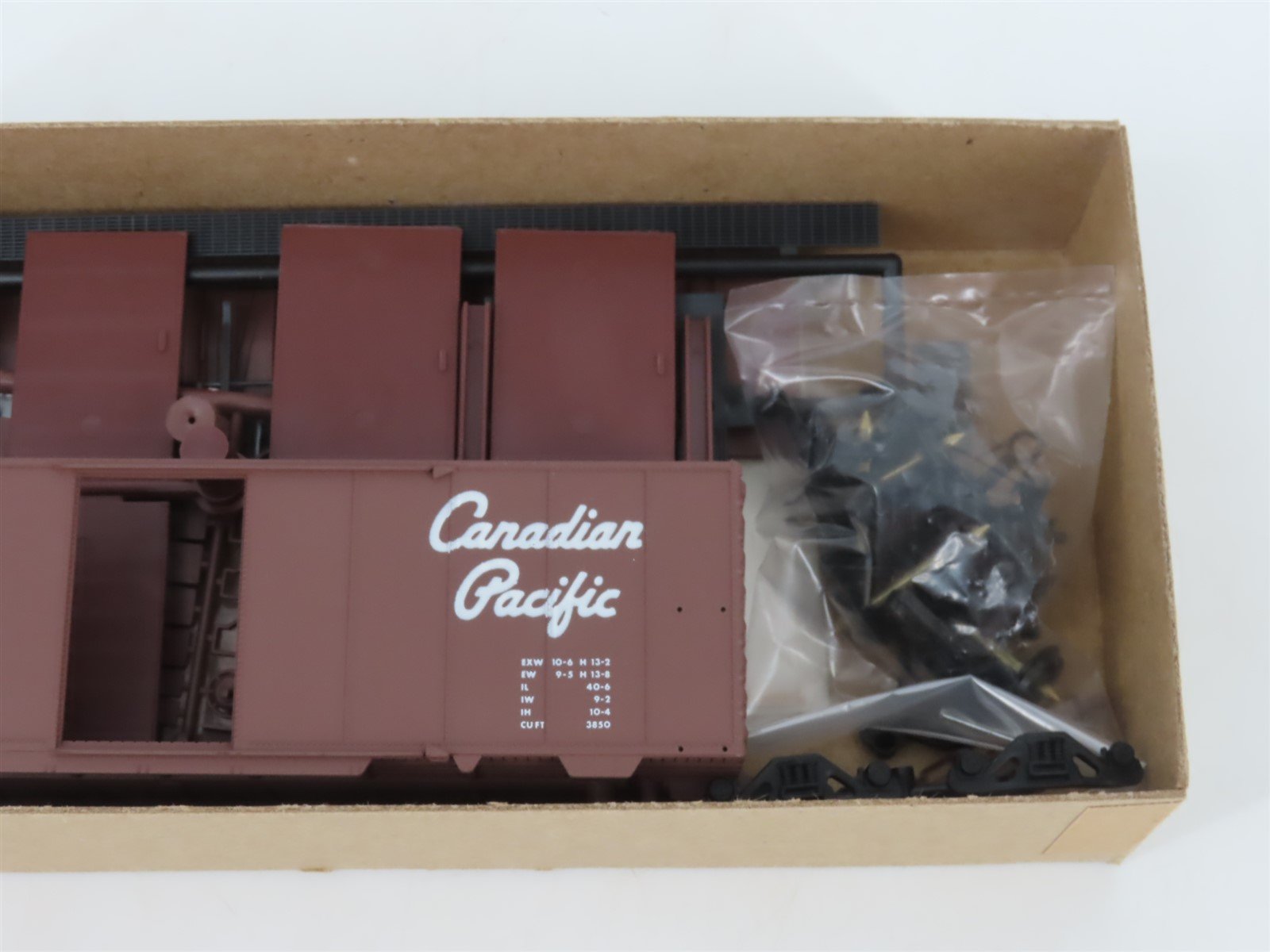HO Front Range Kit 4082 CP Canadian Pacific Single Door 40' Box Car #254182