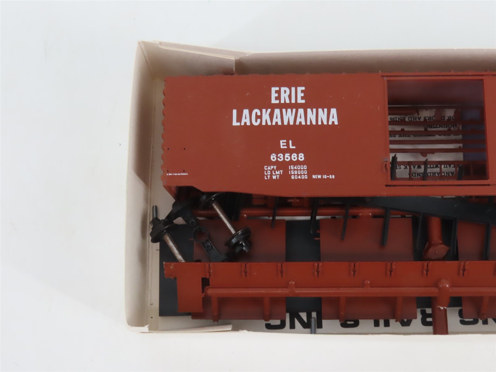 HO Scale Bev-Bel Robin's Rails Kit #9938-1 EL Erie Lackawanna 50' Box Car #63568