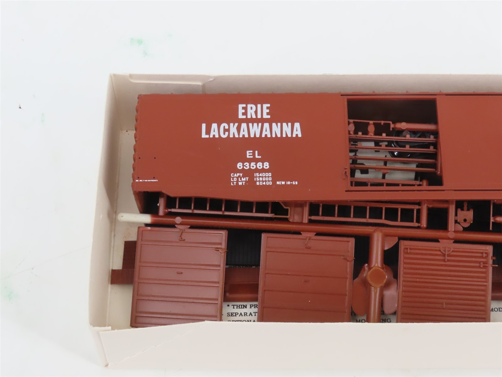 HO Scale Bev-Bel Robin's Rails Kit #9938-1 EL Erie Lackawanna 50' Box Car #63568