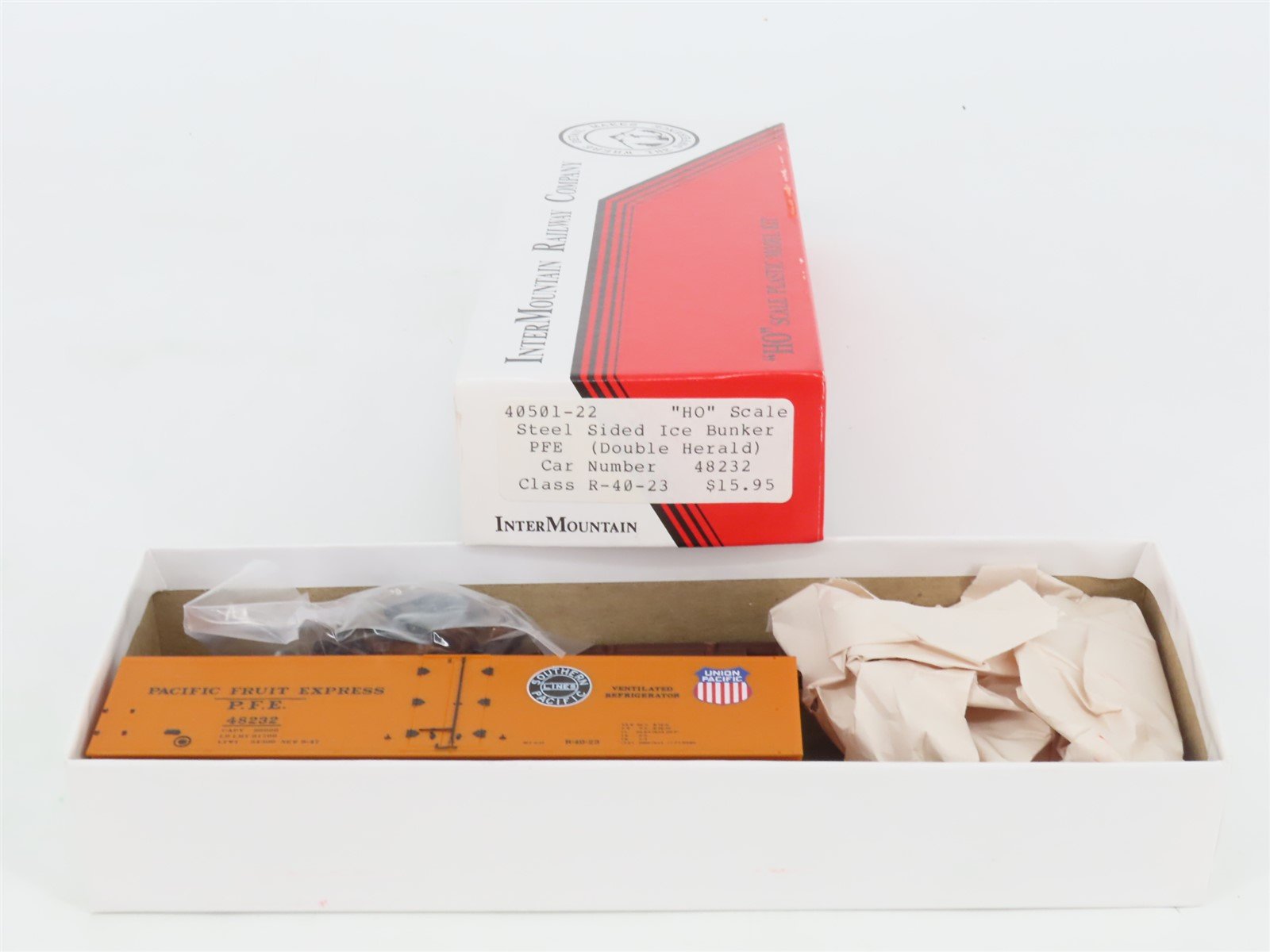 HO InterMountain Kit 40501-22 SP UP PFE Pacific Fruit Express Reefer #48232