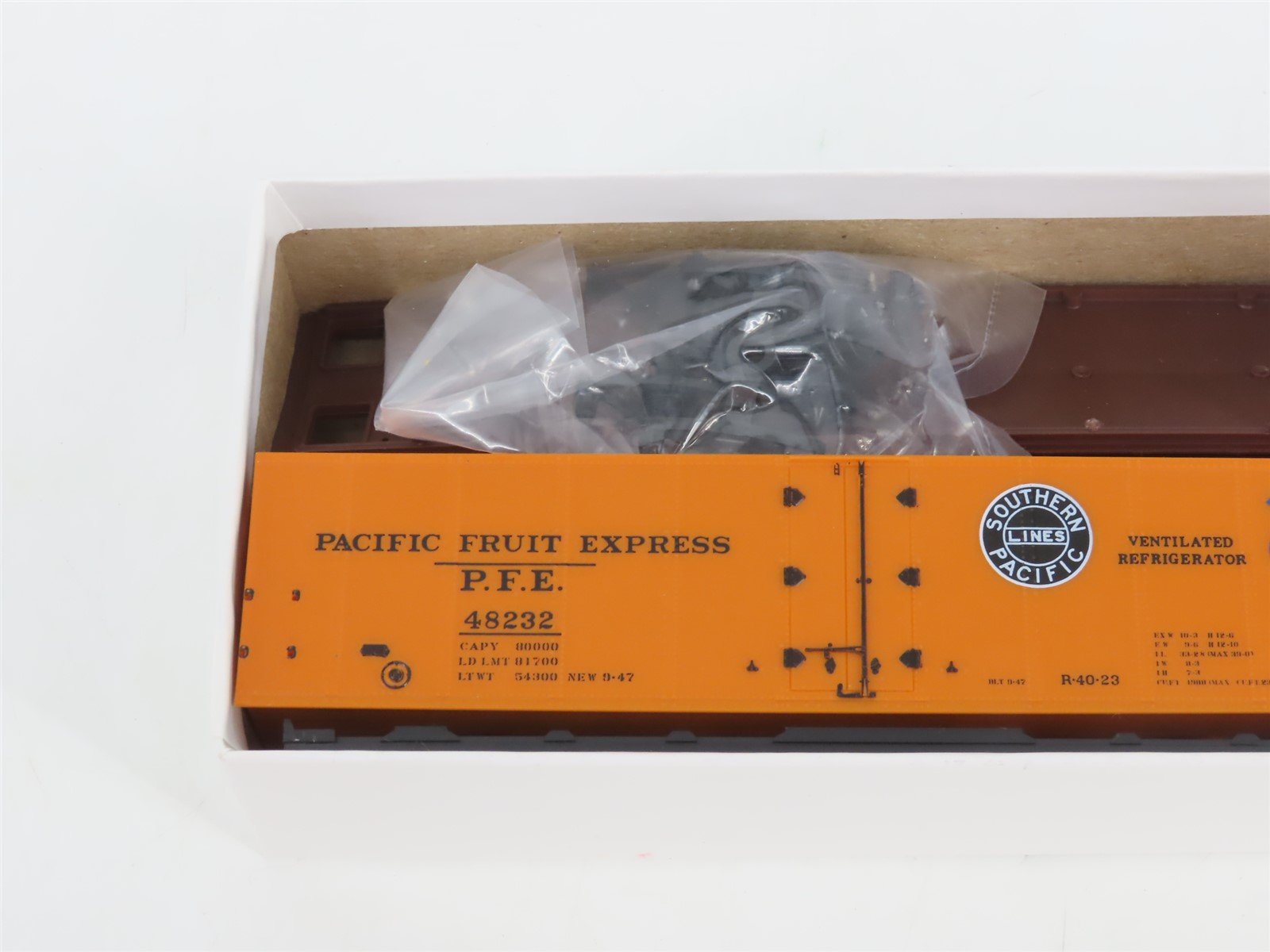HO InterMountain Kit 40501-22 SP UP PFE Pacific Fruit Express Reefer #48232