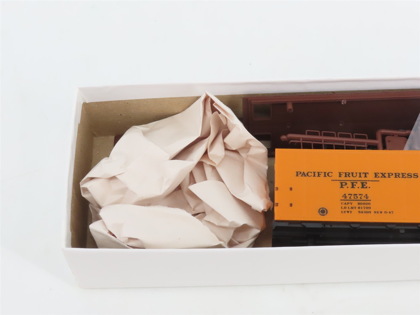 HO InterMountain Kit 40501-08 SP UP PFE Pacific Fruit Express Reefer #47574