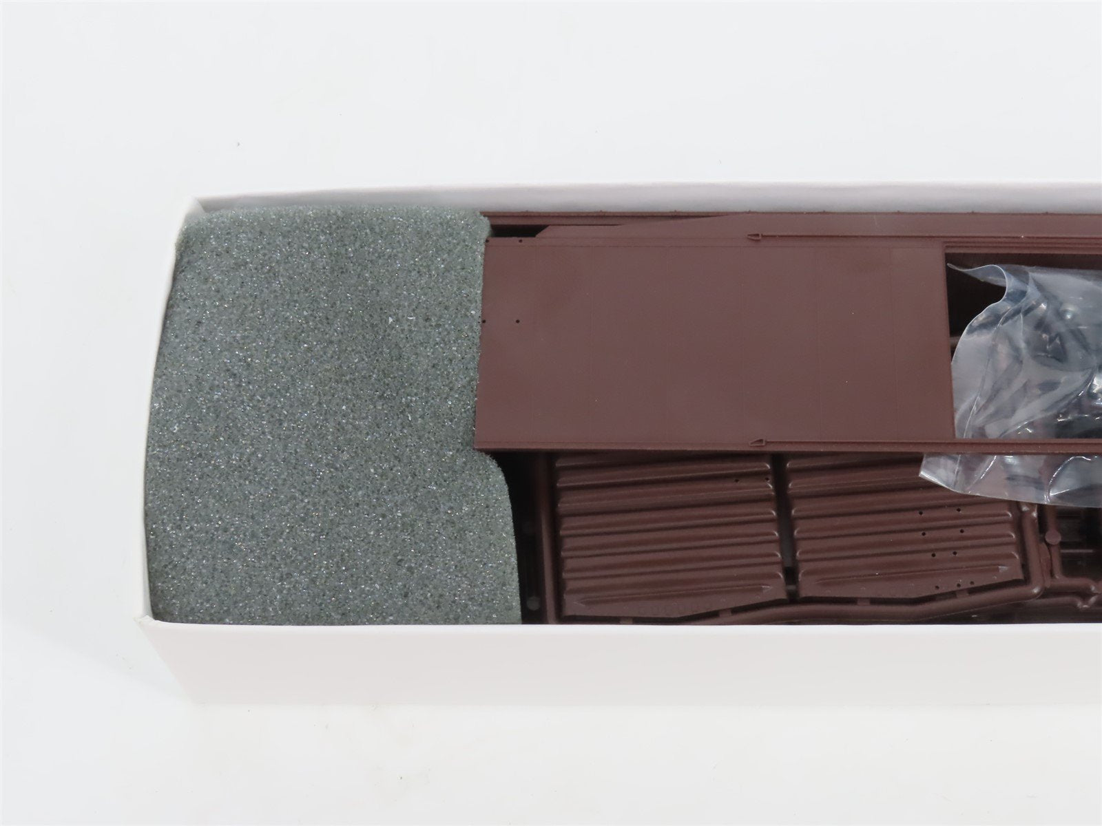 HO Scale InterMountain Kit 40698 Undecorated 50' Double Door Box Car