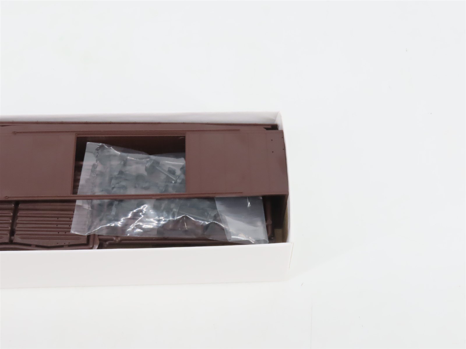 HO Scale InterMountain Kit 40698 Undecorated 50' Double Door Box Car