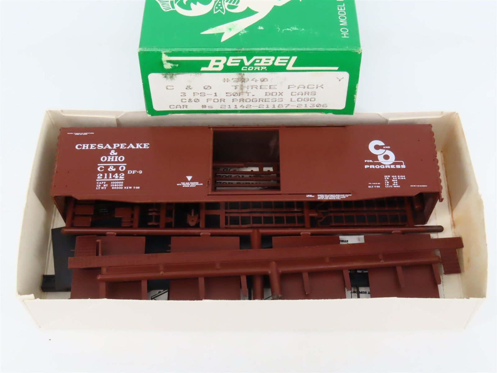 HO Scale Bev-Bel Robin's Rails Kit #9940 C&O Chesapeake & Ohio Box Car #21142