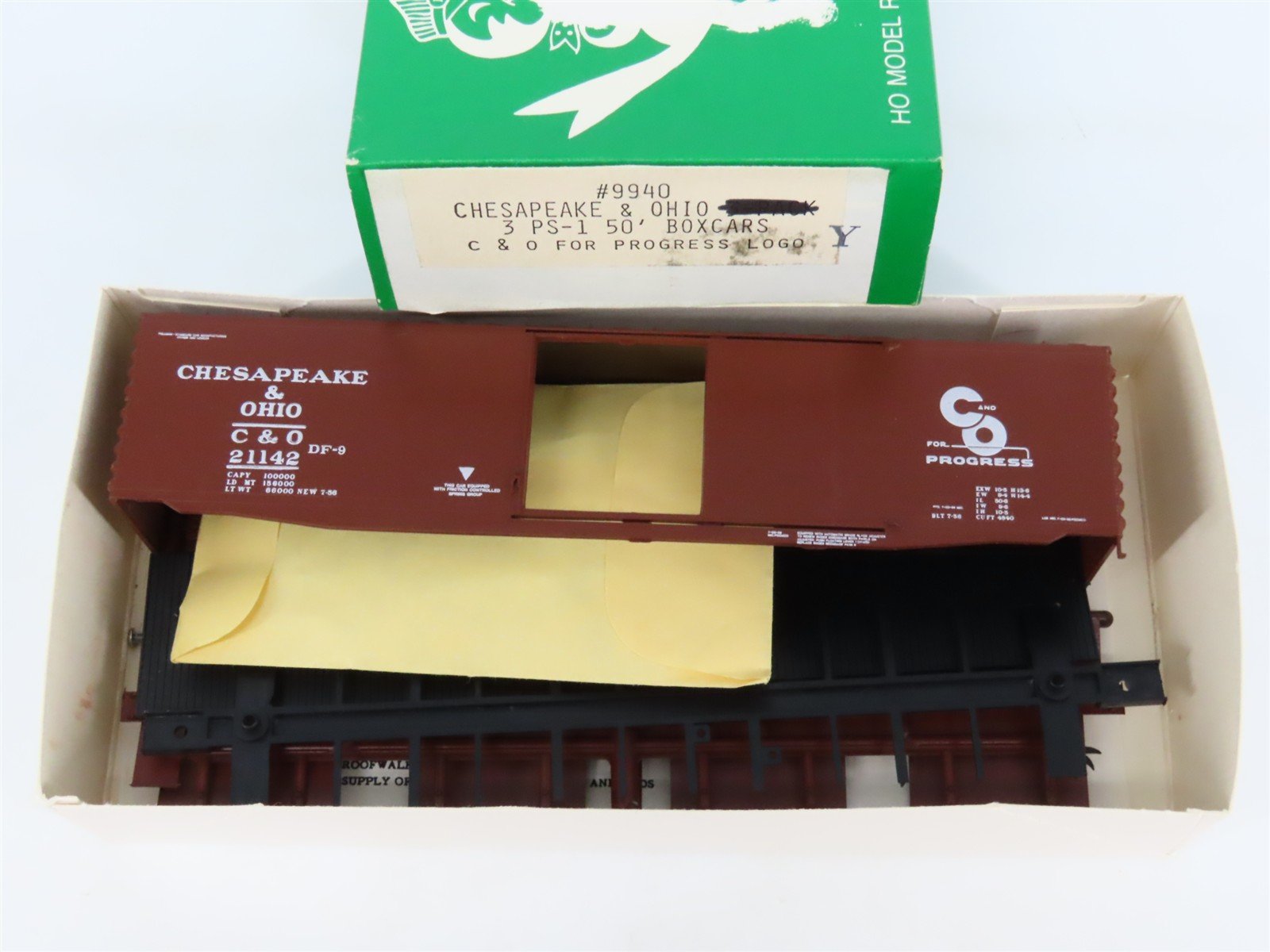 HO Scale Bev-Bel Robin's Rails Kit #9940 C&O Chesapeake & Ohio Box Car #21142
