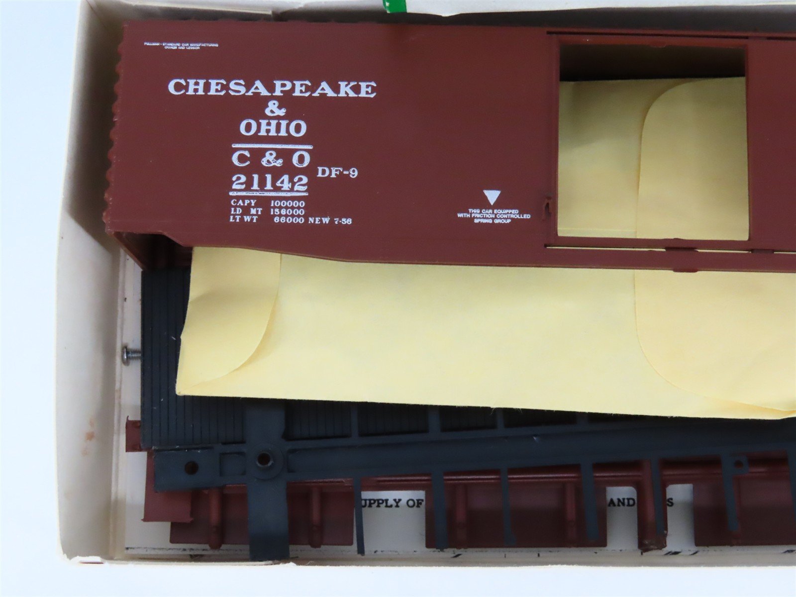 HO Scale Bev-Bel Robin's Rails Kit #9940 C&O Chesapeake & Ohio Box Car #21142