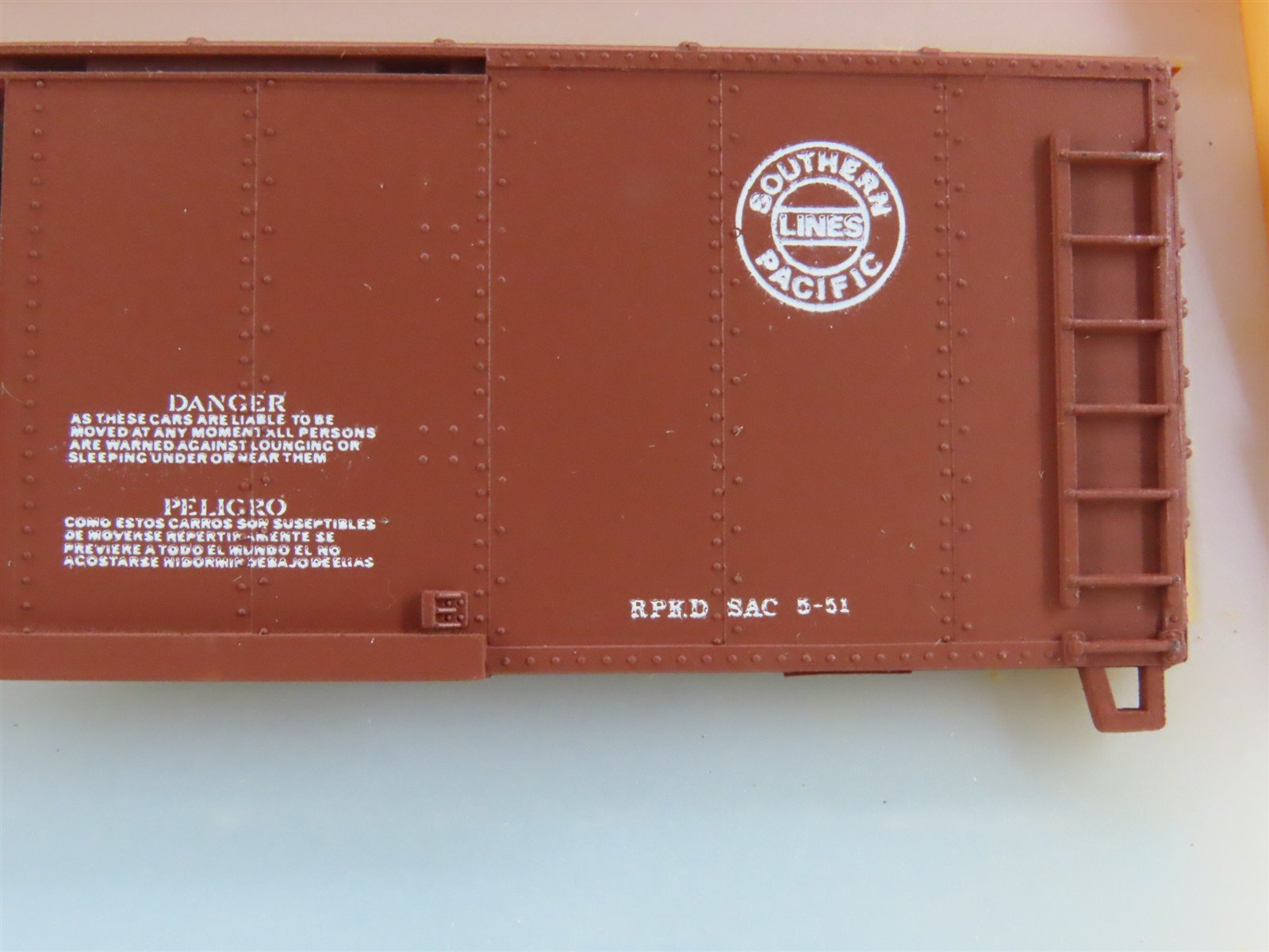 HO Scale Train Miniature Kit 5752 SP Southern Pacific MW Box Car #4103