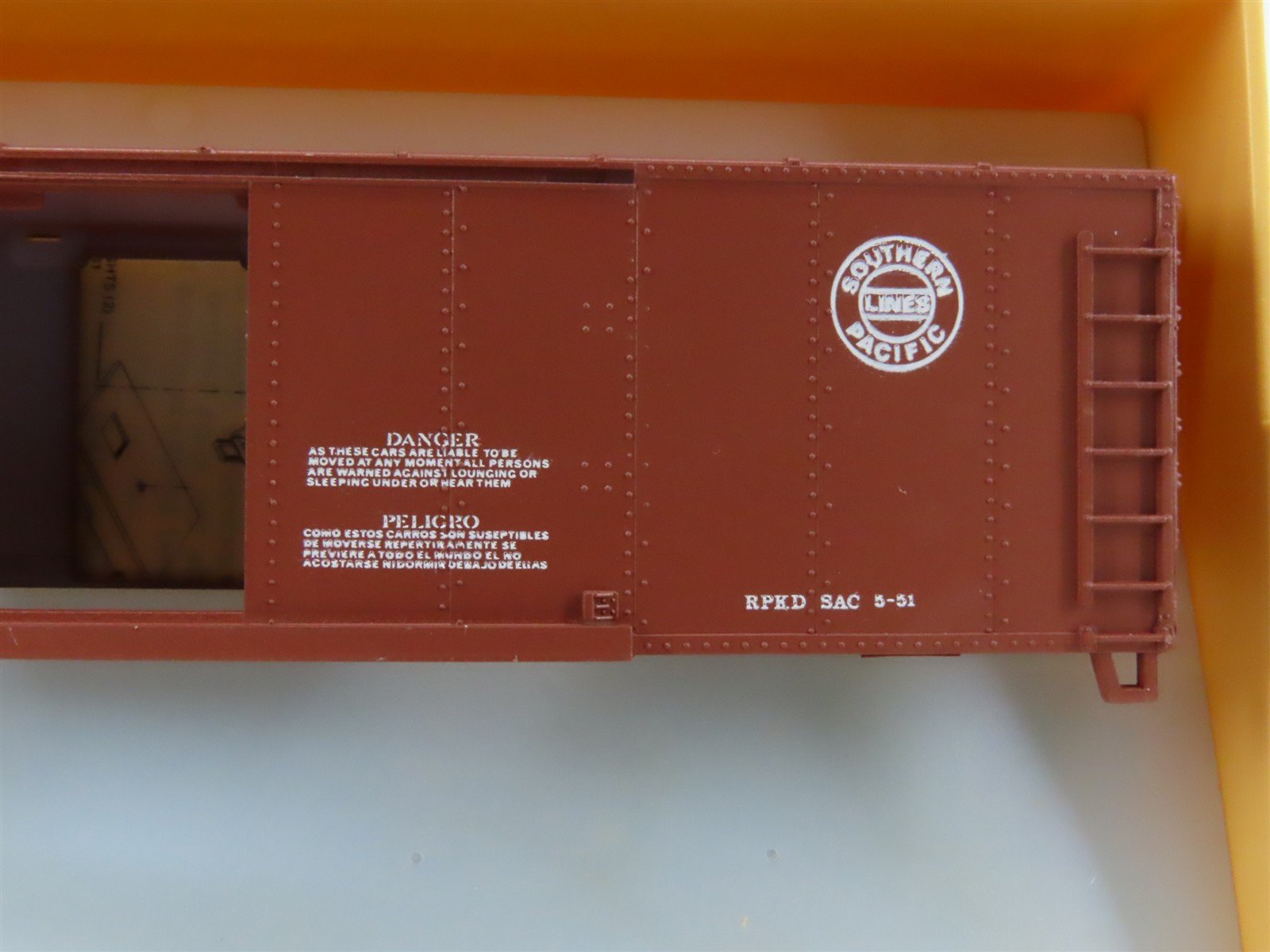HO Scale Train Miniature Kit 5752 SP Southern Pacific MW Box Car #4103