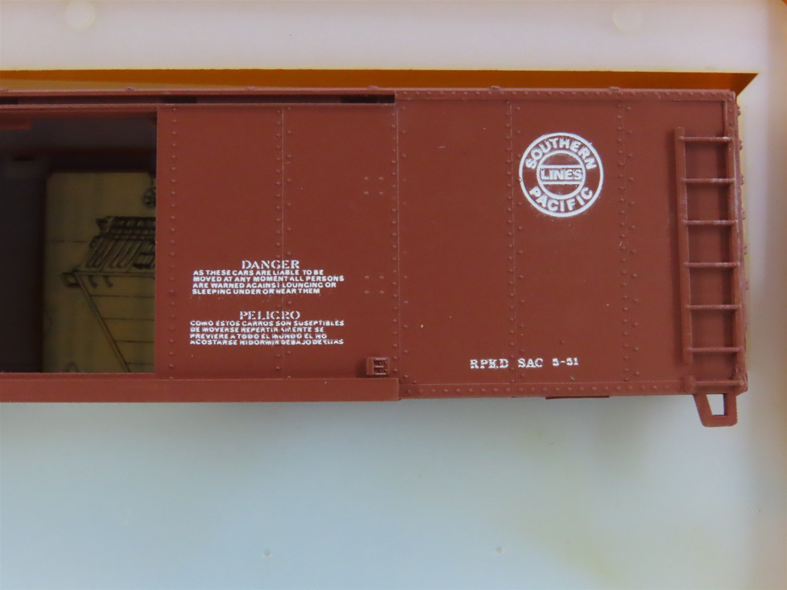 HO Scale Train Miniature Kit 5752 SP Southern Pacific MW Box Car #4103
