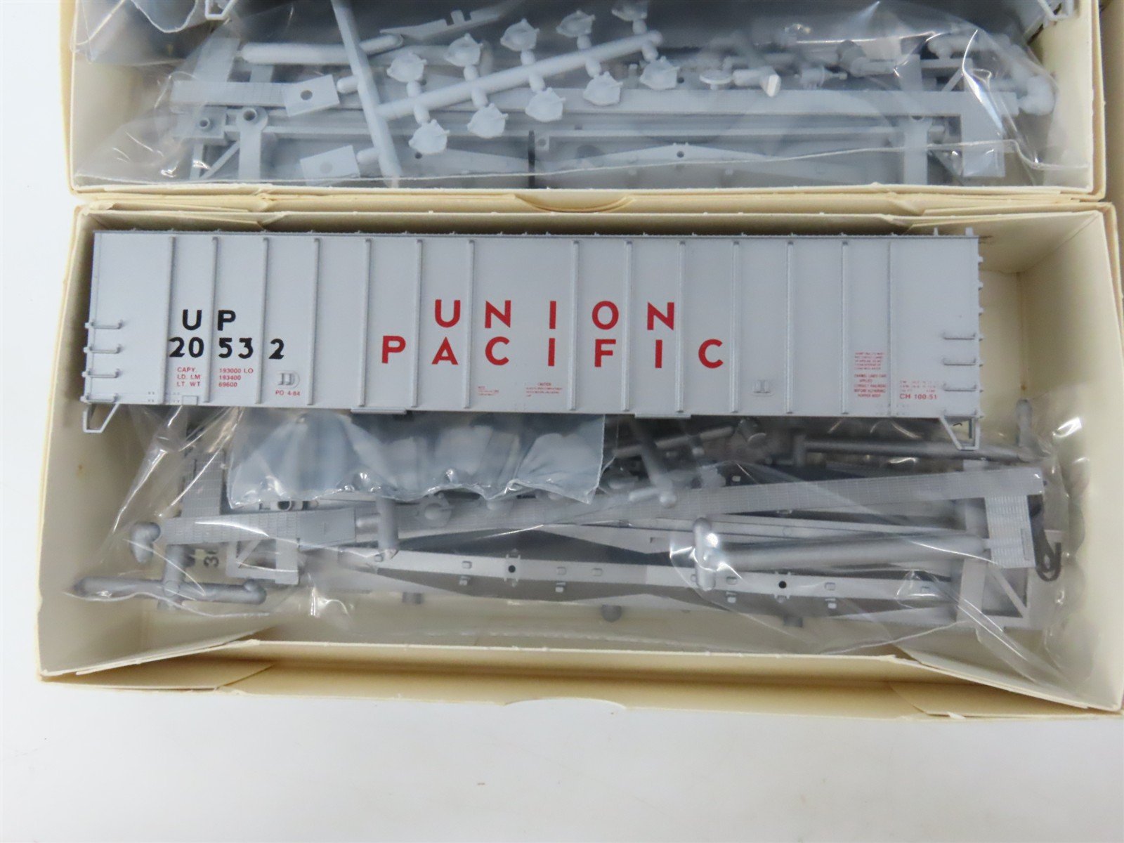 HO Walthers Kit UP/MP/WP Union Pacific Family 50' Airslide Hoppers Set of 12