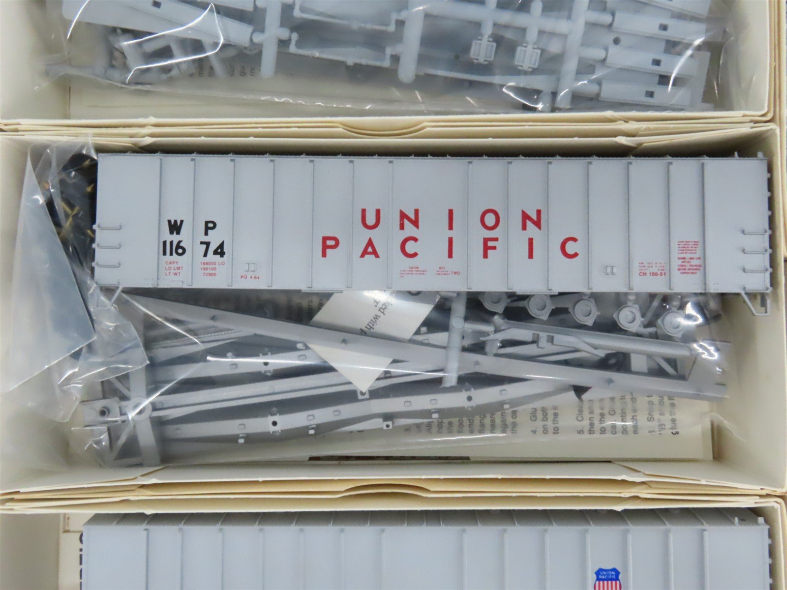 HO Walthers Kit UP/MP/WP Union Pacific Family 50' Airslide Hoppers Set of 12