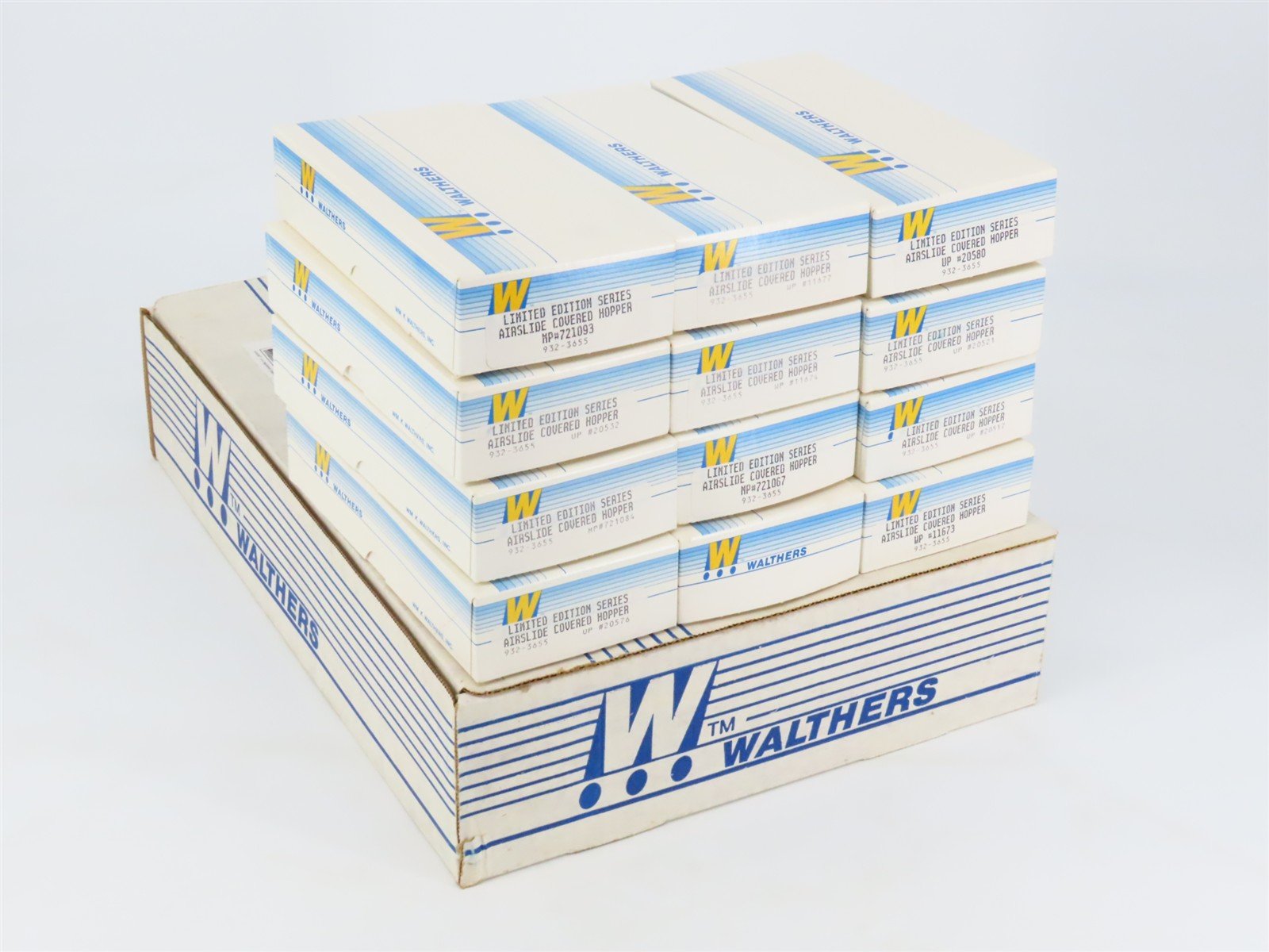 HO Walthers Kit UP/MP/WP Union Pacific Family 50' Airslide Hoppers Set of 12