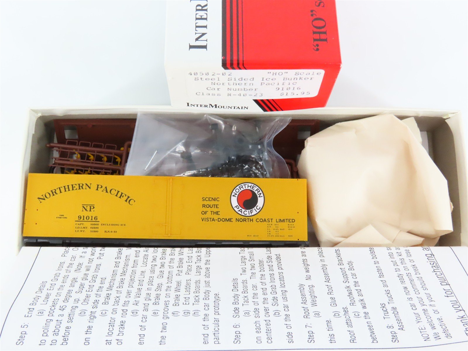 HO Scale InterMountain Kit 40502-02 NP Northern Pacific Steel Reefer #91016