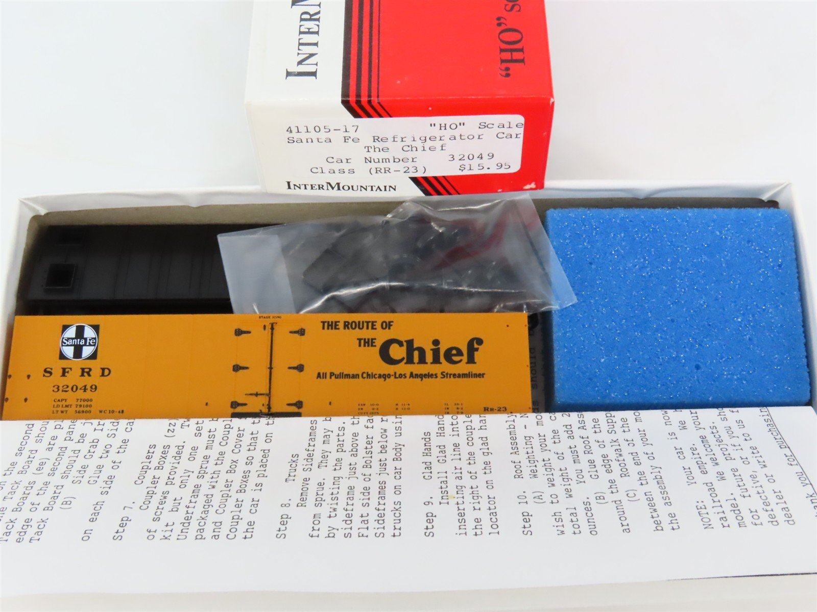 HO Scale InterMountain Kit 41105-17 SFRD Santa Fe The Chief Reefer #32049