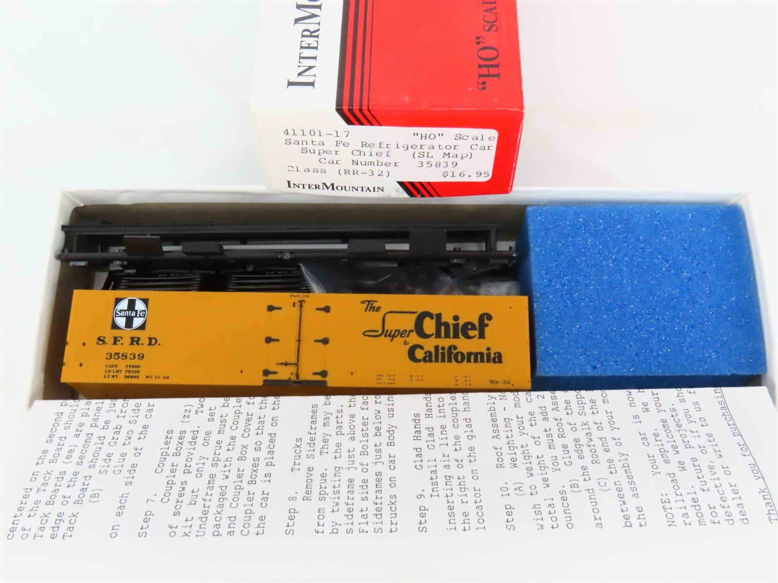 HO Scale InterMountain Kit 41101-17 SFRD Santa Fe Super Chief Reefer #35839