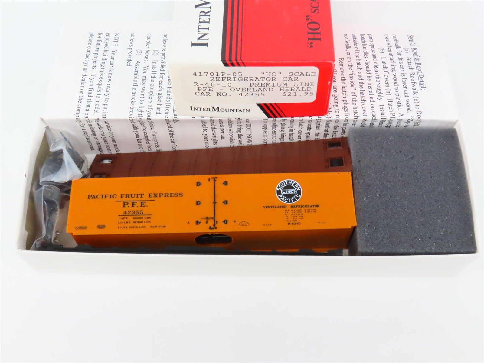 HO InterMountain Kit 41701P-05 SP UP PFE Pacific Fruit Express Reefer #42355