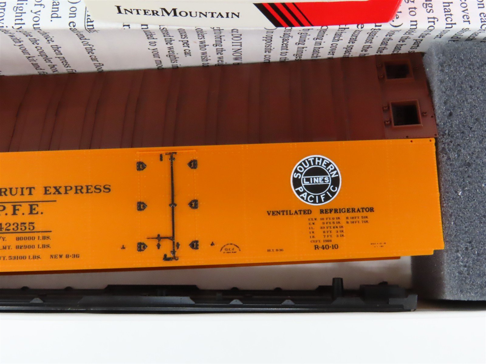 HO InterMountain Kit 41701P-05 SP UP PFE Pacific Fruit Express Reefer #42355