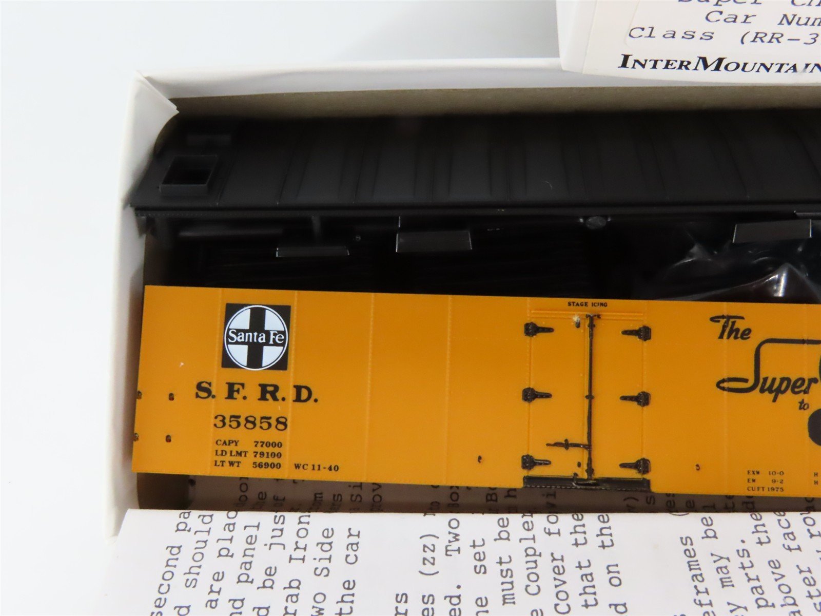 HO Scale InterMountain Kit 41101-19 SFRD Santa Fe Super Chief Reefer #35858