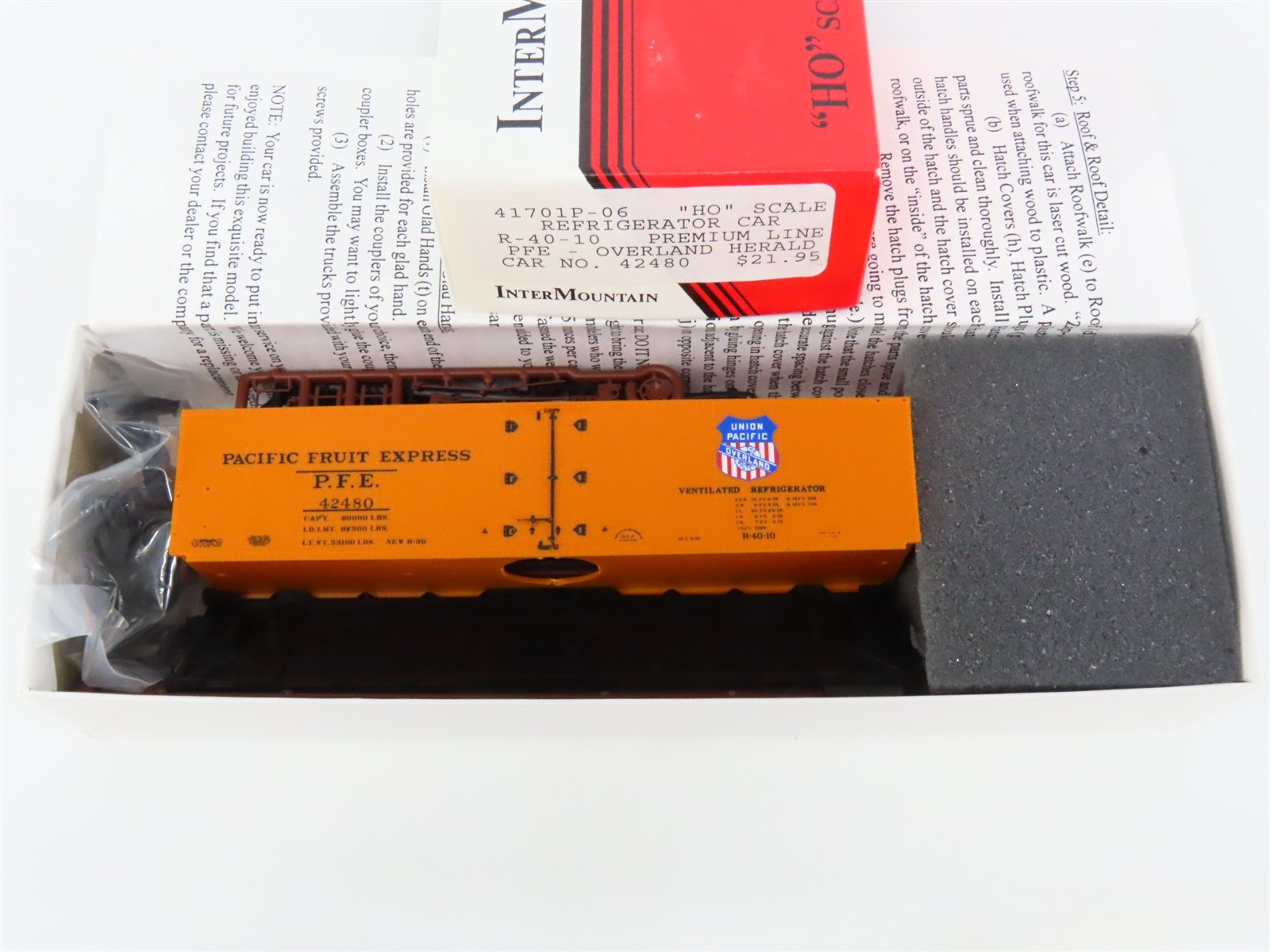 HO InterMountain Kit 41701P-06 SP UP PFE Pacific Fruit Express Reefer #42480