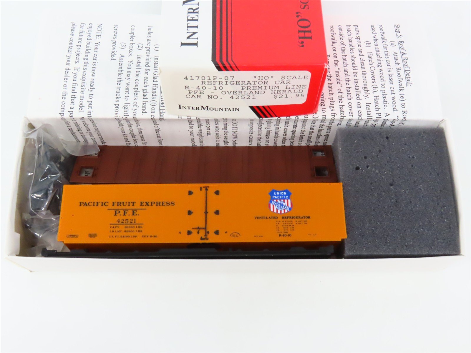 HO InterMountain Kit 41701P-07 SP UP PFE Pacific Fruit Express Reefer #42521
